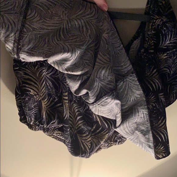 crop top - Picture 2 of 2